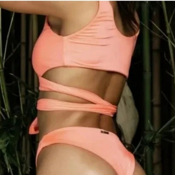 NWT Buffbunny Swimwear Wrap Around Self Tie Bikini Swim Top Small - Picture 5 of 14